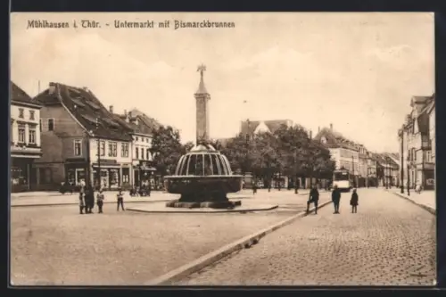 AK Mühlhausen i. Thür., Untermarkt mit Bismarckbrunnen und Strassenbahn