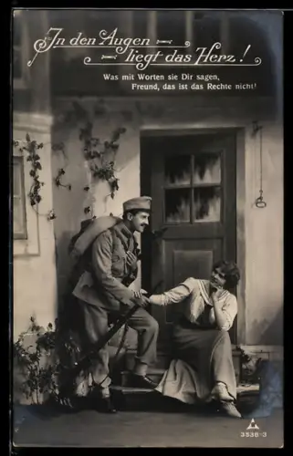 AK Österreichischer Soldat mit Frau am Haus