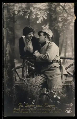 AK Österreichischer Soldat mit Frau im Park