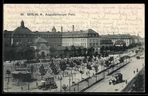 AK Berlin-Wedding, Augustenburger Platz mit Passanten