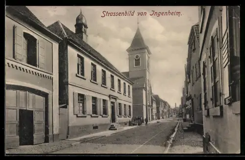 AK Ingenheim, Strassenpartie mit Kirche und Wohnhäusern