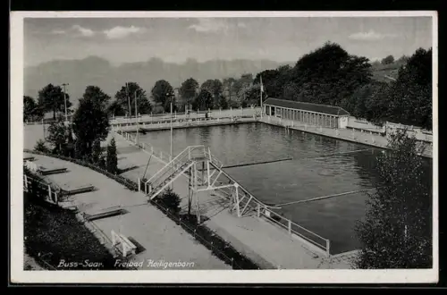 AK Buss /Saar, Freibad Heiligenborn mit angrenzender Waldpartie