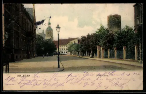 AK Eisleben, Strasse am Schlossplatz mit Turm