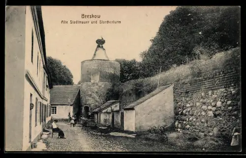 AK Beeskow, Alte Stadtmauer und Storchenturm