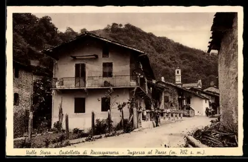 AK Roccasparvera /Valle Stura, Casteletto di Roccasparvera, Ingresso al Paese