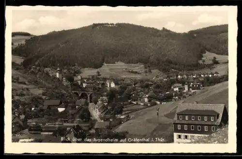AK Gräfenthal i. Thür., Blick über das Jugendheim auf den Ort und umliegende Landschaft