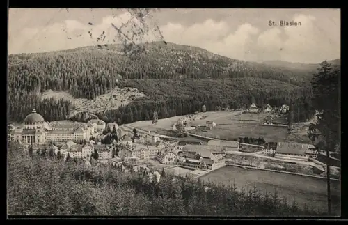 AK St. Blasien, Gesamtansicht mit Dom und Schwarzwald