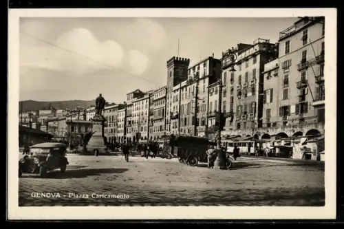 AK Genova, Piazza Caricamento con statue e automobili d`epoca