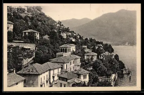 AK Carate Urio /Lago di Como, Vista panoramica delle case lungo il lago e colline circostanti
