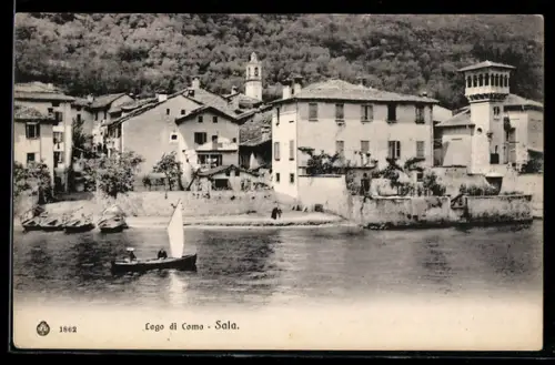 AK Sala Comacina /Lago di Como, Veduta del villaggio con barca a vela sul lago