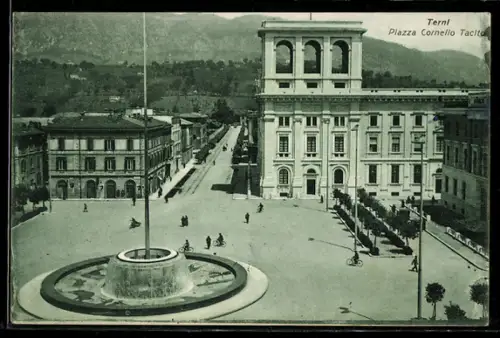 AK Terni, Piazza Cornelio Tacito con fontana e palazzi storici sullo sfondo