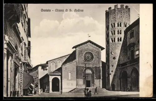 AK Orvieto, Chiesa di S. Andrea con torre medievale e persone sulla piazza