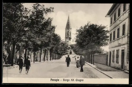 AK Perugia, Borgo XX Giugno con campanile e passanti lungo la strada alberata
