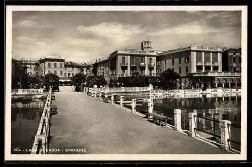 AK Sirmione /Lago di Garda, Veduta del lungolago con alberghi e ponte, Lago di Garda