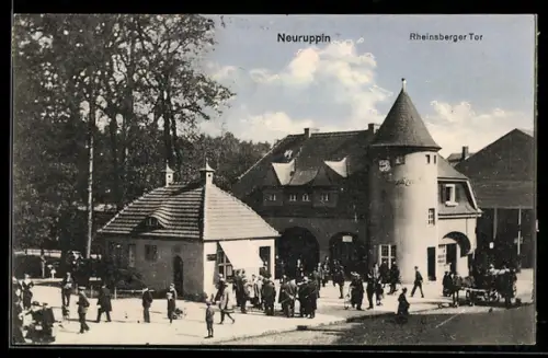 AK Neuruppin, Rheinsberger Tor, Bahnhof
