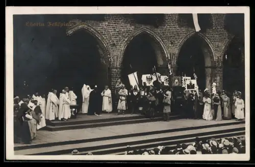 AK Chorin, Festspiel vor gotischem Portal 1910