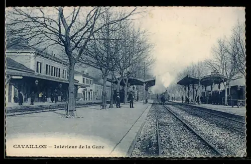 AK Cavaillon, Intérieur de la Gare, Bahnhof von der Gleisseite