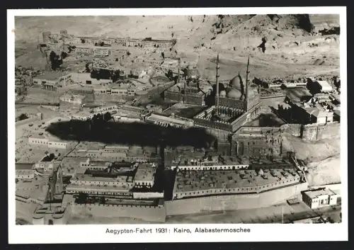 Fotografie unbekannter Fotograf und Ort, Blick auf Kairo mit Alabastermoschee vom Zeppelin aus 1931