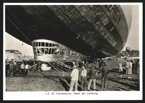 Fotografie unbekannter Fotograf und Ort, Zeppelin LZ 127 nach der Landung