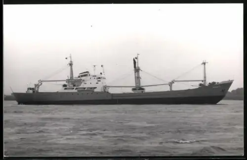 Fotografie Sowjetisches Frachtschiff Indiga in Seitenansicht