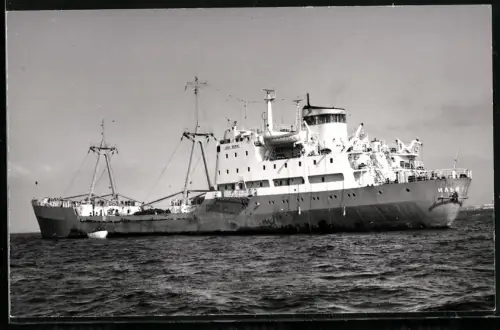 Fotografie Sowjetisches Frachtschiff Ilya Repin in Heckansicht