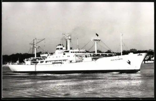 Fotografie Sowjetisches Frachtschiff Ilya Mechnikov langsame Fahrt laufend
