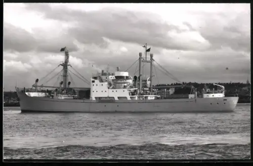 Fotografie Sowjetisches Frachtschiff Firioza in einem Hafen