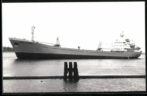 Fotografie Sowjetisches Frachtschiff Fedor Ohlopnikov langsame Fahrt laufend