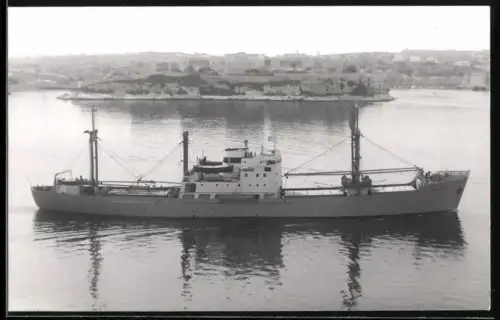 Fotografie Sowjetisches Frachtschiff Fastov im Hafen von La Valetta, Malta