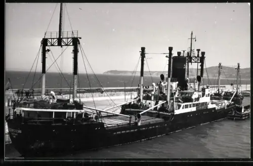 Fotografie Sowjetisches Frachtschiff Belarussya von 1957 im Hafen