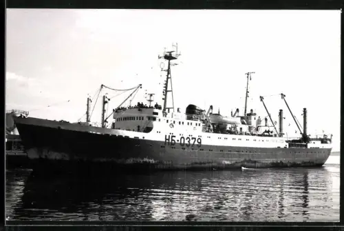 Fotografie Sowjetisches Fang- und Verarbeitungsschiff Beryl von 1964 mit Kennung NB-0379