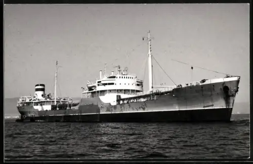 Fotografie Sowjetisches Tankschiff Belgorod vor Anker liegend