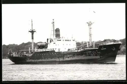 Fotografie Sowjetisches Frachtschiff Kamensk in einem Seekanal