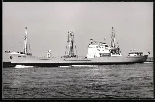 Fotografie Sowjetisches Frachtschiff Kamales von 1964 hohe Fahrt laufend