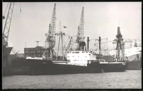 Fotografie Sowjetisches Frachtschiff Yelets in Hamburg festgemacht vor der Deutschen Werft