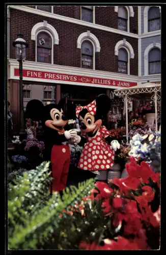 AK Disneyland, The Flower of his Eye, Mickey pauses with Minnie at the Main Street Flower Market