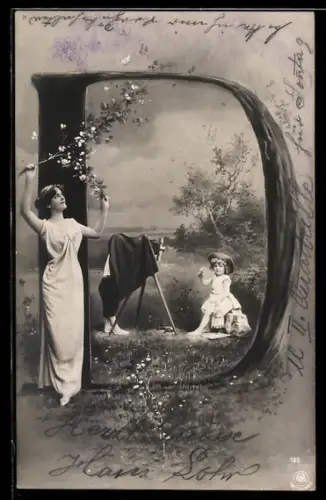 AK Junge fotografiert kleines Mädchen, eine junge Dame betrachtet eine Pflanze, Buchstabe D
