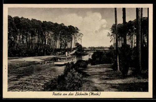AK Erkner, Partie an der Löcknitz, Dampfschiff, Brücke
