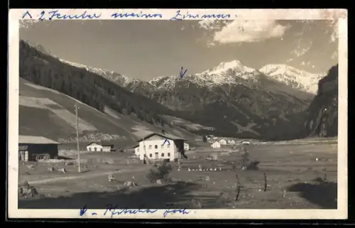 AK Val di Vizze, San Giacomo in Vizze, Vista sulle montagne innevate e case di campagna