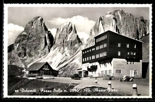 AK Passo Sella /Dolomiti, Albergo Maria Flora con viste montane spettacolari