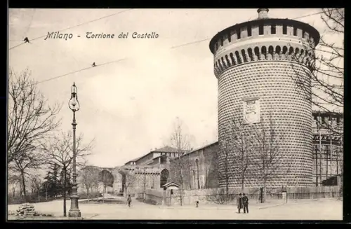AK Milano, Torrione del Castello con alberi e lampione storico