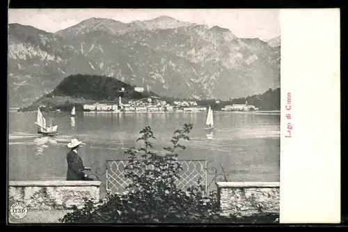 AK Como /Lago di Como, Vista panoramica con barche a vela e figura in primo piano