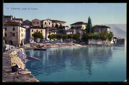 AK Varenna /Lago di Como, veduta del lungolago e delle case storiche