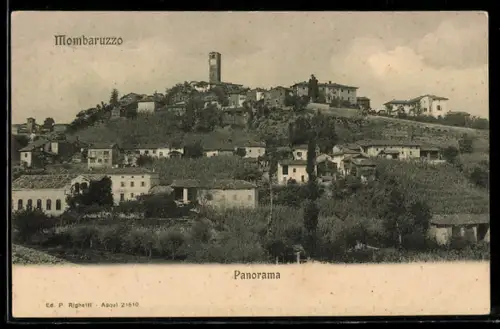 AK Mombaruzzo, Panorama della città collinare con torre al centro