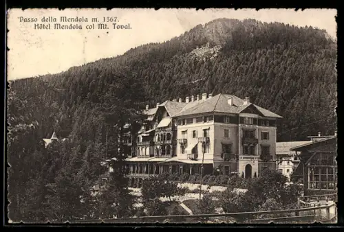 AK Passo della Mendola, Hôtel Mendola col Mt. Toval, vista panoramica tra i boschi alpini