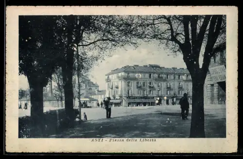 AK Asti, Piazza della Libertà con alberi e passanti