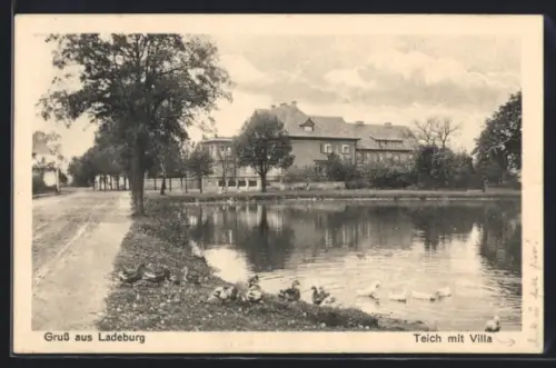 AK Ladeburg, Teich mit Villa