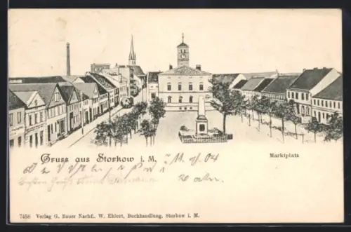 AK Storkow i. M., Blick auf den Marktplatz mit Denkmal