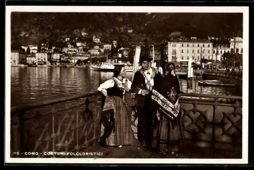 AK Como, Costumi folcloristici e vista sul lago con imbarcazione