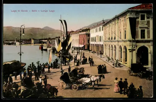 AK Salò /Lago di Garda, Lungo Lago con carrozze e barche a vela sullo sfondo